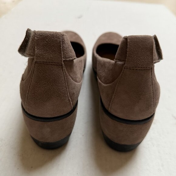 Clarks Suede Shoes Womens 10 Wide Tan Mary Jane Wedge Ankle Strap Holiday Party - Picture 2 of 9